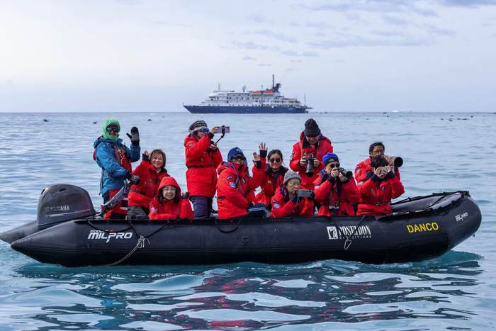 Zodiac Lifestyle Sea Spirit ©Poseidon Expeditions, Piet Van Den Bemd.jpg